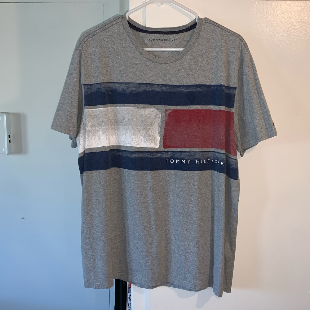Tommy Hilfiger tee shirt